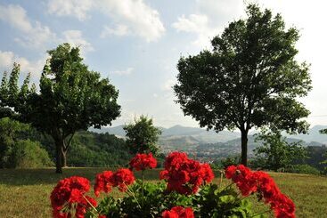 هتل Agriturismo La Caputa
