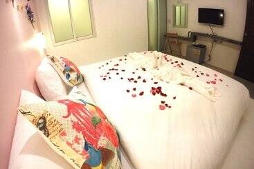 هتل 7q Patong