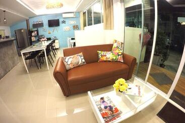 هتل 7q Patong