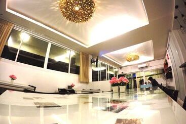هتل 7q Patong