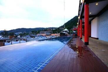 هتل 7q Patong