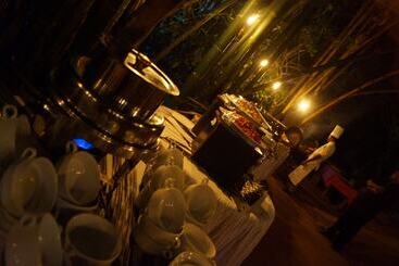 酒店 Athgira River Camping   Udawalawe