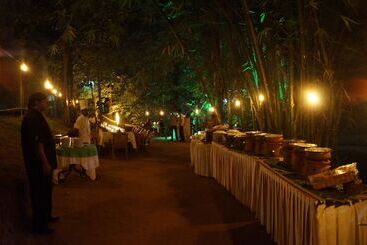 酒店 Athgira River Camping   Udawalawe