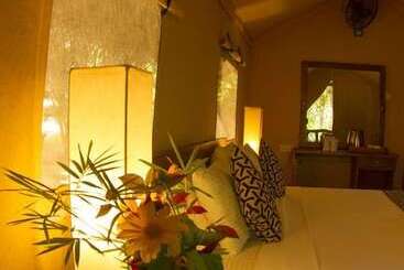 酒店 Athgira River Camping   Udawalawe