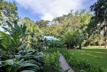 هتل Bosque Del Cabo Rain Forest Lodge