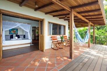 هتل Bosque Del Cabo Rain Forest Lodge