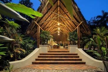 هتل Bosque Del Cabo Rain Forest Lodge