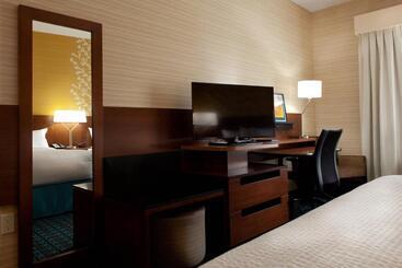 هتل Fairfield Inn & Suites By Marriott Lethbridge