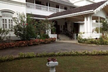 هتل Manor House, Kandy, Lka