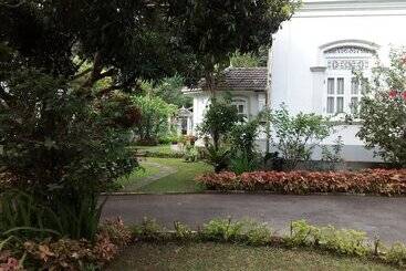 هتل Manor House, Kandy, Lka