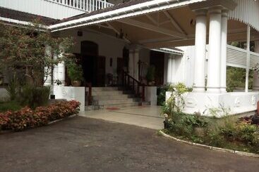 هتل Manor House, Kandy, Lka