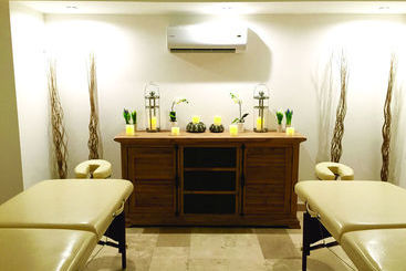 هتل Sky Penthouses 3br 3,5 Bth  6br 5,5bth At Oceano