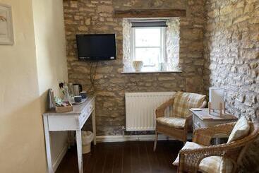 هتل The Bell Inn