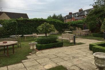 هتل The Bell Inn