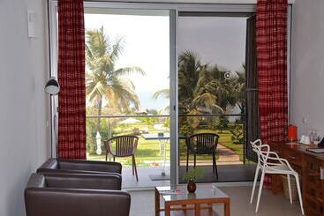 Leo S Beach Hotel & Restaurant   Adults Only