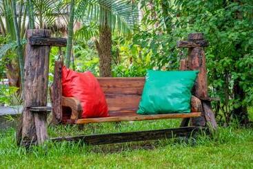 پانسیون Little Village Chiang Mai