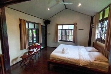 پانسیون Little Village Chiang Mai