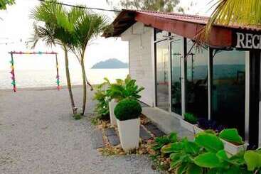 Rockbund Fishing Chalet