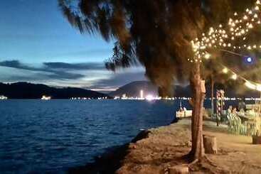 Rockbund Fishing Chalet