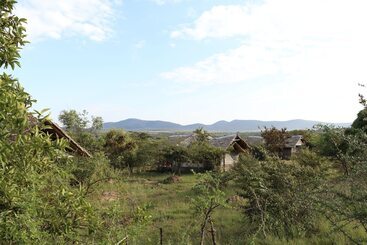 هتل Elangata Olerai Luxury Camp
