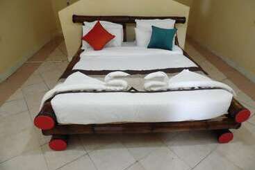 هتل Mara Ndovu Lodge
