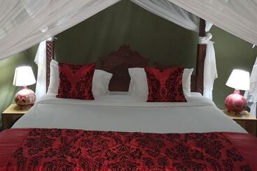 هتل Osero Enarau Camp