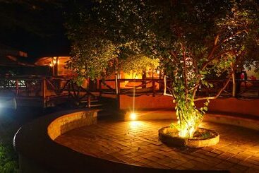 هتل Prideinn Mara Camp & Cottages