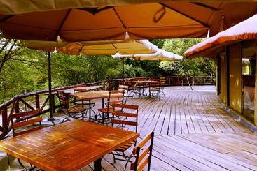هتل Prideinn Mara Camp & Cottages