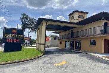 هتل Regency Inn