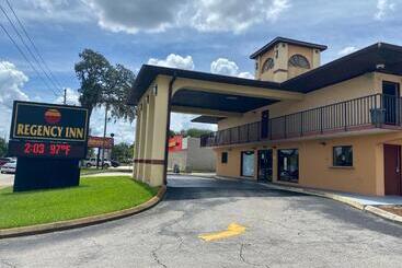 هتل Regency Inn