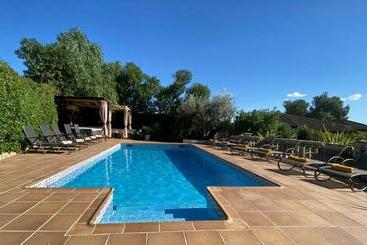 Villa Sitges Ilusión 15 Minutes By Car From Sitges Sleeps 16 People Xxl Swimming Pool - Olivella