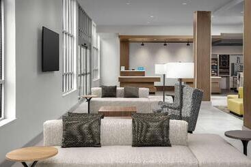 هتل Hilton Garden Inn Florence Cincinnati Airport South