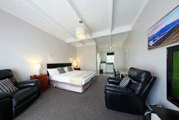 289 Midway Motel