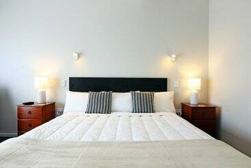 289 Midway Motel