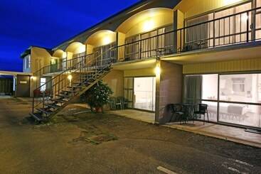 289 Midway Motel