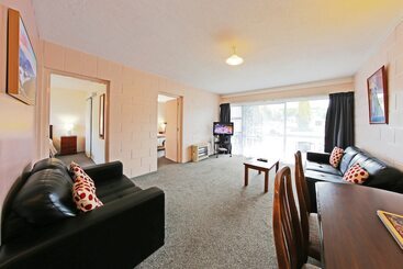 289 Midway Motel