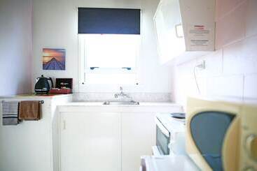 289 Midway Motel