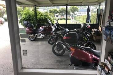 289 Midway Motel