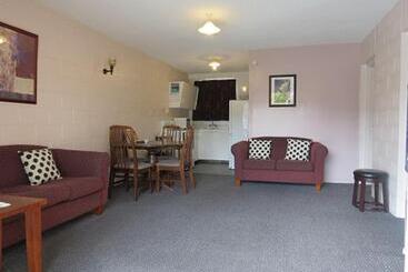 289 Midway Motel