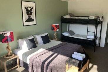 هاستل Sow And Piglets Guesthouse