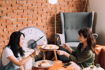 هاستل Uno Backpackers Inn