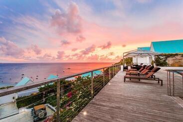 Ceblue Villas