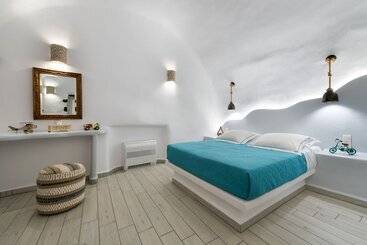Fira Deep Blue Suites