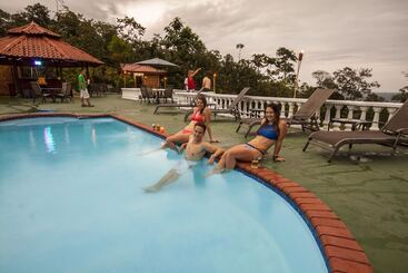 هتل Arenal Waterfall Lodge Villas