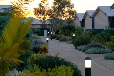 هتل Aspen Karratha Village