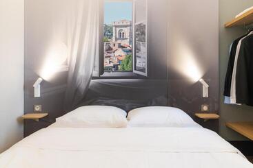 ホテル B&b  Avignon