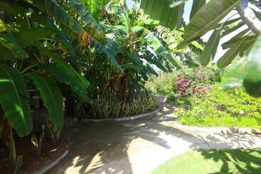 هتل Beach Garden