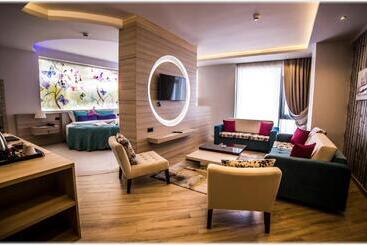 هتل Grand Asya