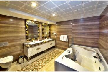 هتل Grand Asya