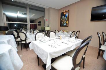 هتل Hôtel Fleur De Lys Plateau
